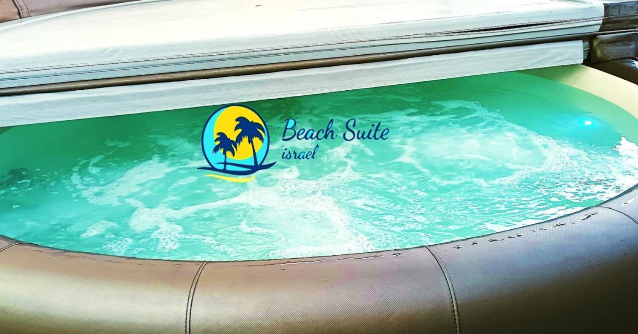 Private Jacuzzi Garden Suite: Beachside Retreat Ashkelon Exterior photo